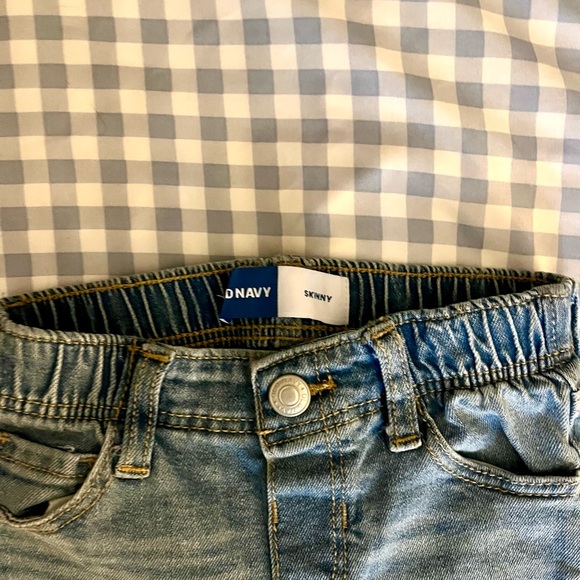 Old Navy Kids Jeans in Classic Blue - Picture 4 of 5